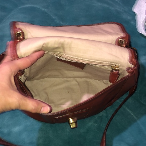 Coach Willis cognac color leather with gold hardware - Picture 8 of 13